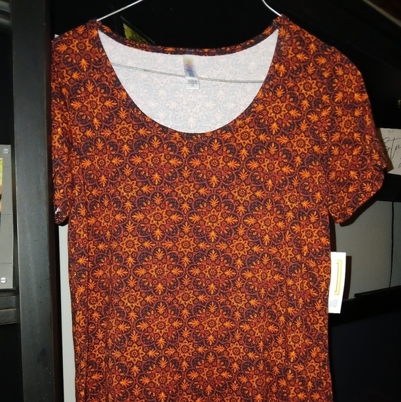 Lularoe Classic T - Picture 1 of 5